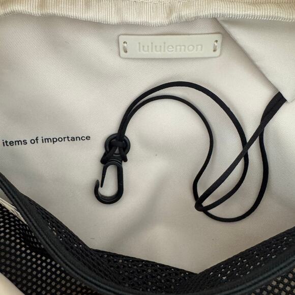Lululemon Clean Lines Nylon Belt Bag 2L in White Opal - Picture 10 of 12